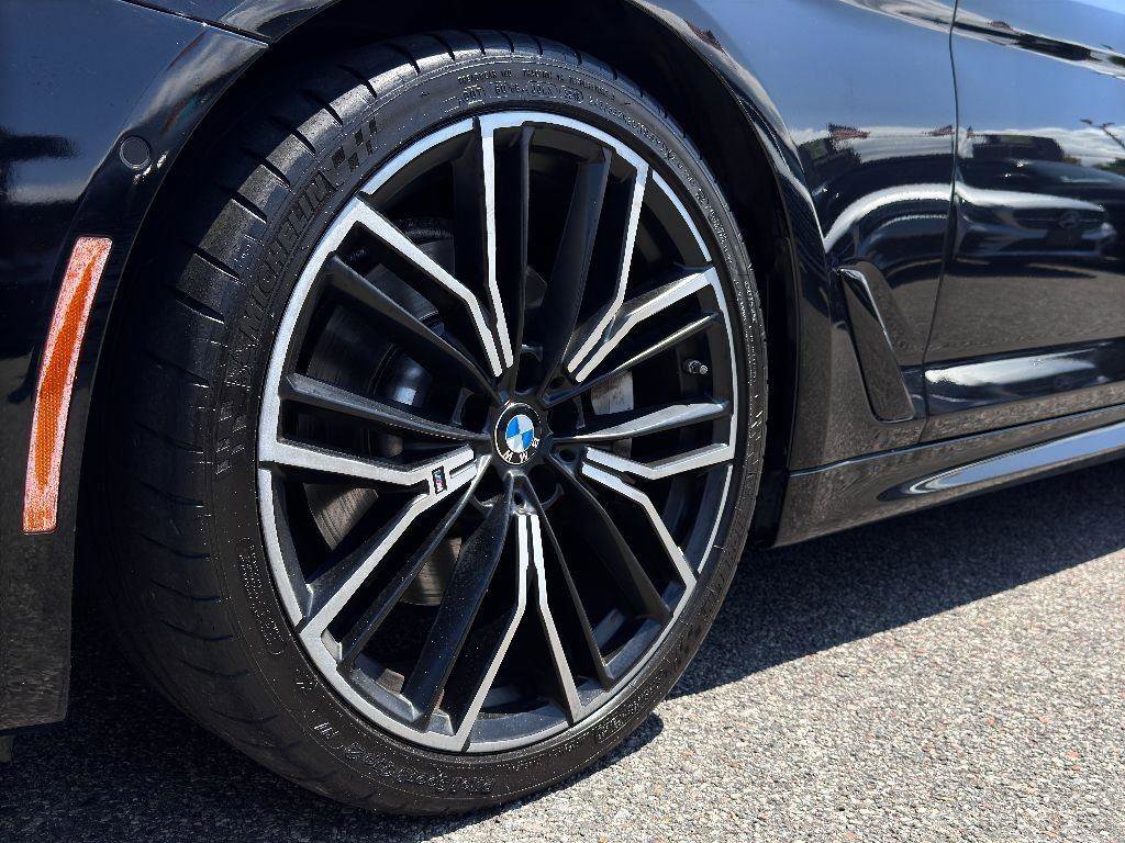 Used 2022 BMW 530i 530i w/ Executive Package image 11