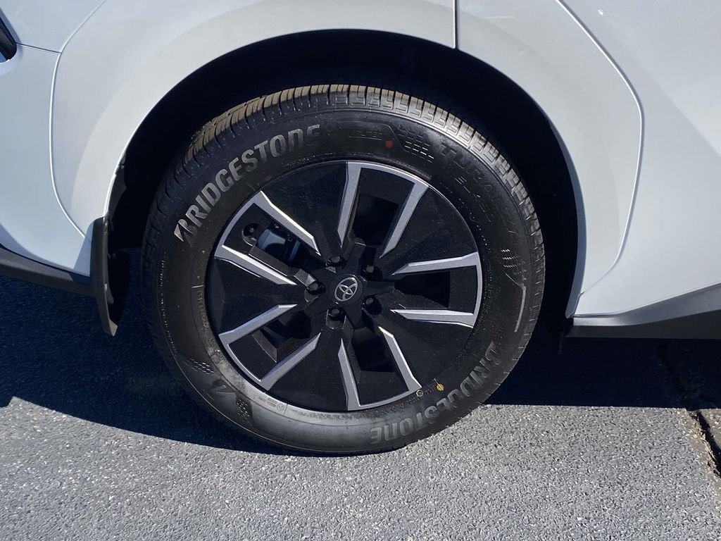 New 2026 Toyota RAV4 XSE image 10