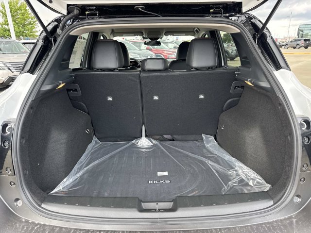 New 2027 Nissan Kicks SR FWD image 11