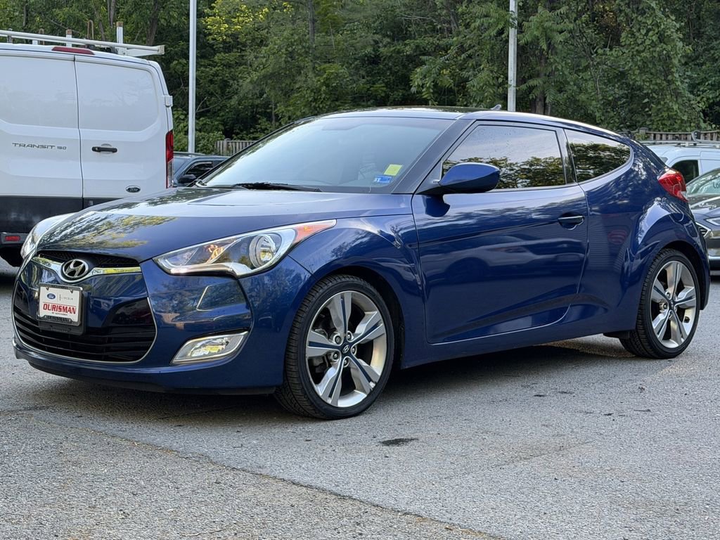 Used 2017 Hyundai Veloster Value Edition FWD image 3