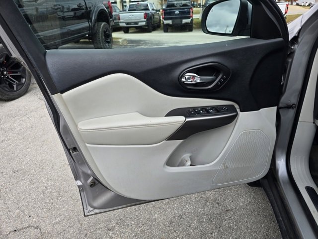 Used 2020 Jeep Cherokee Limited image 9