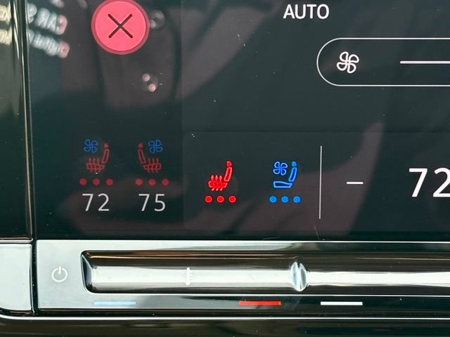 Used 2024 Volkswagen Atlas Peak Edition SEL AWD/4WD image 26