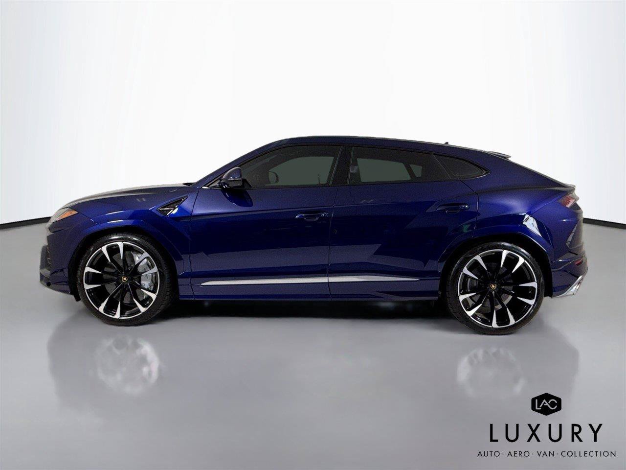 Used 2020 Lamborghini Urus AWD/4WD image 8