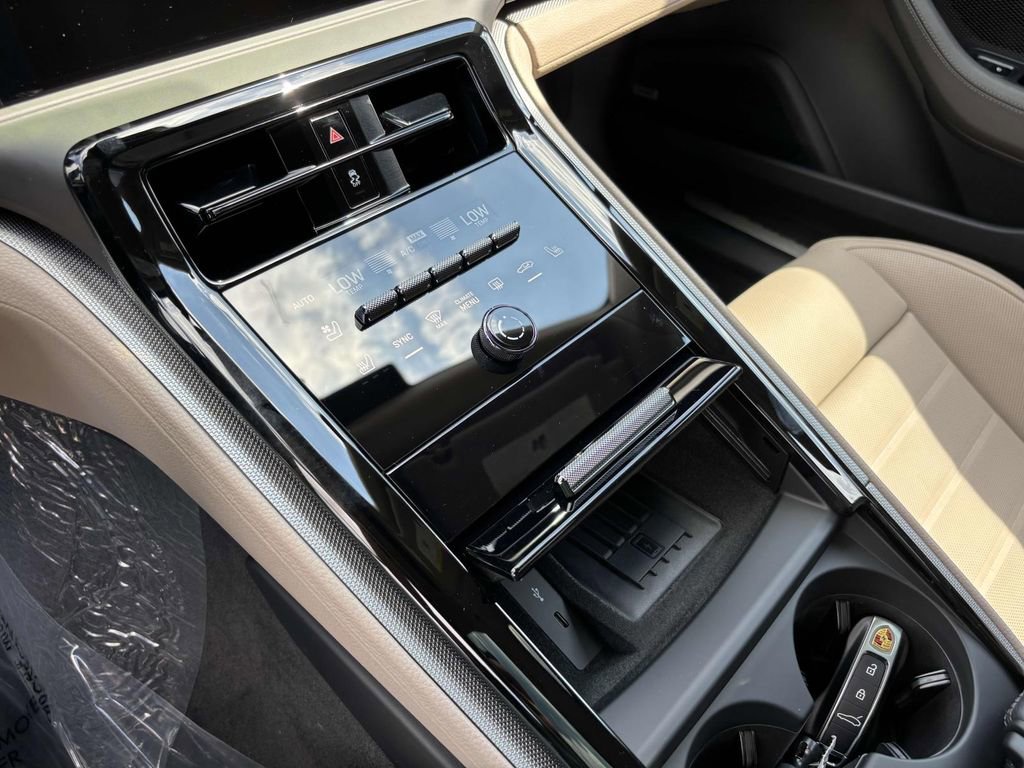 New 2025 Porsche Panamera image 32