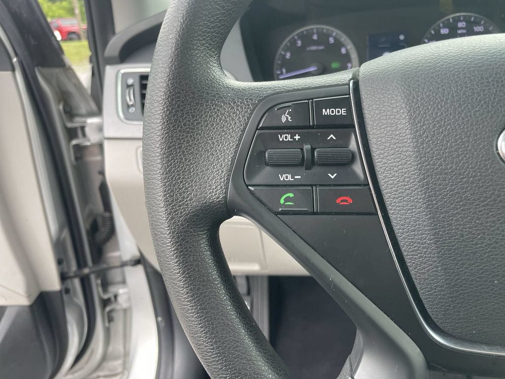 Used 2017 Hyundai Sonata SE FWD image 14