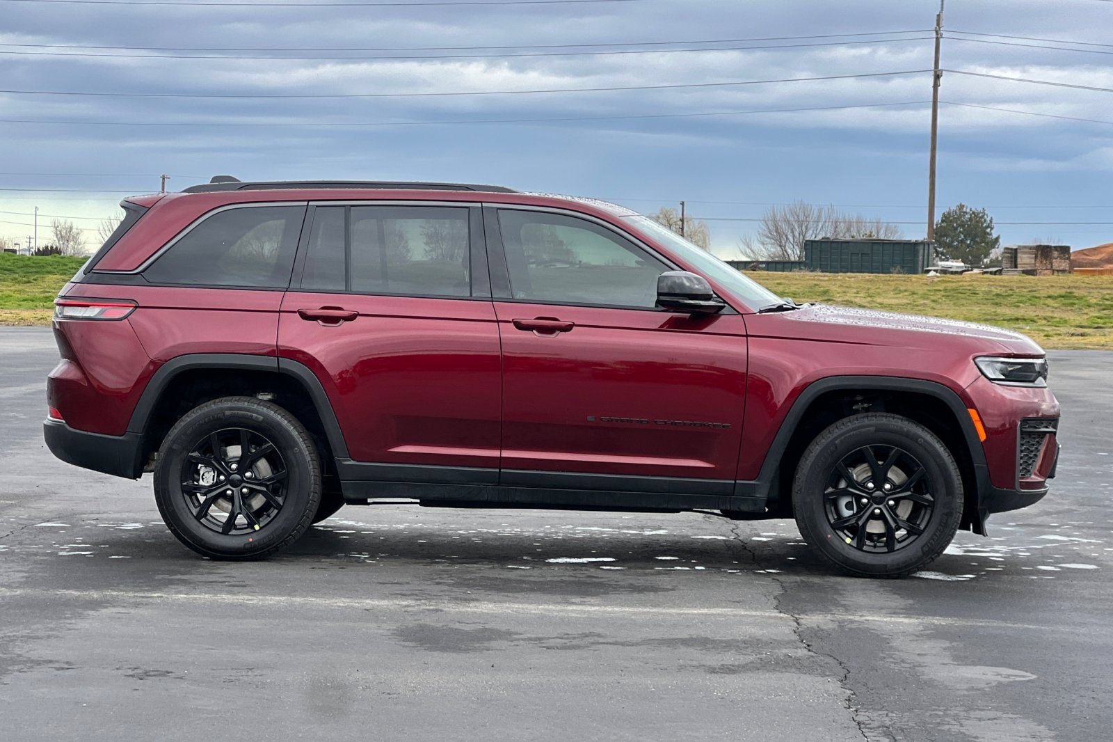 New 2026 Jeep Grand Cherokee Altitude AWD/4WD image 2