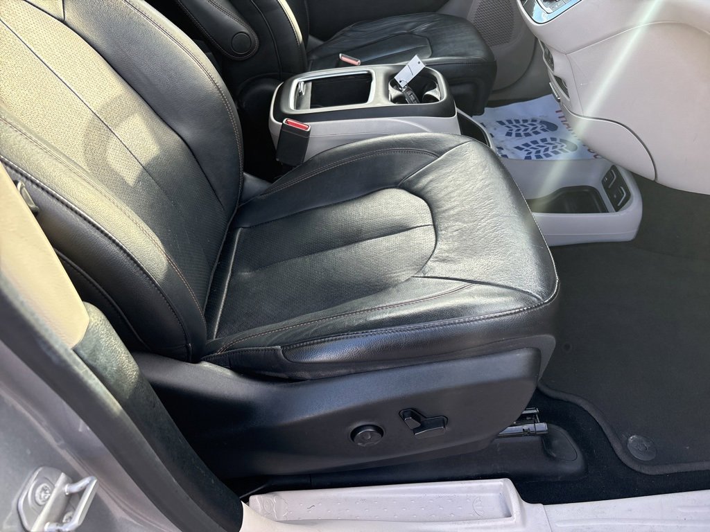 Used 2018 Chrysler Pacifica Touring-L Plus w/ Advanced Safetytec Group image 28