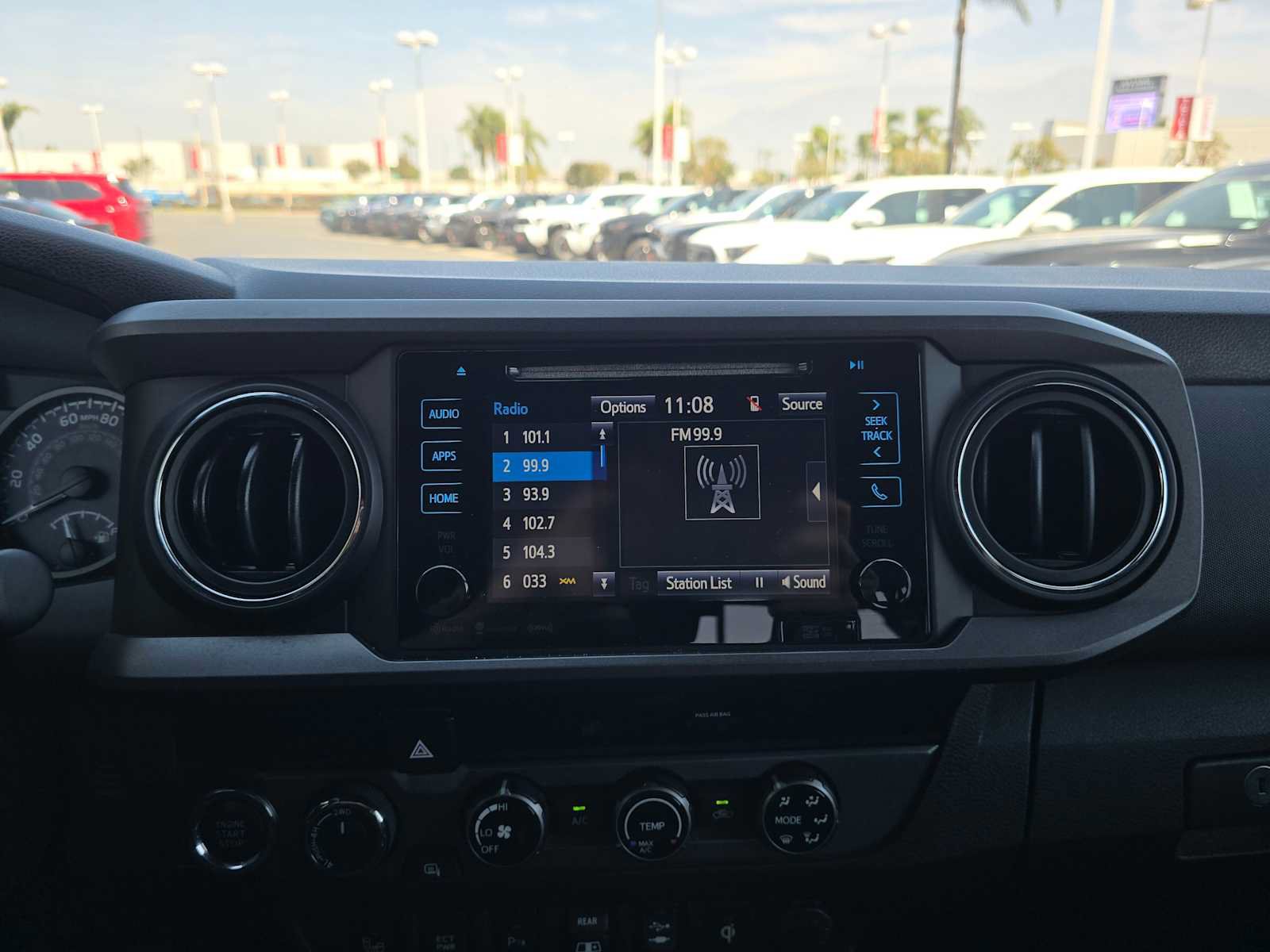 Used 2018 Toyota Tacoma TRD Off-Road w/ Technology Package AWD/4WD image 27