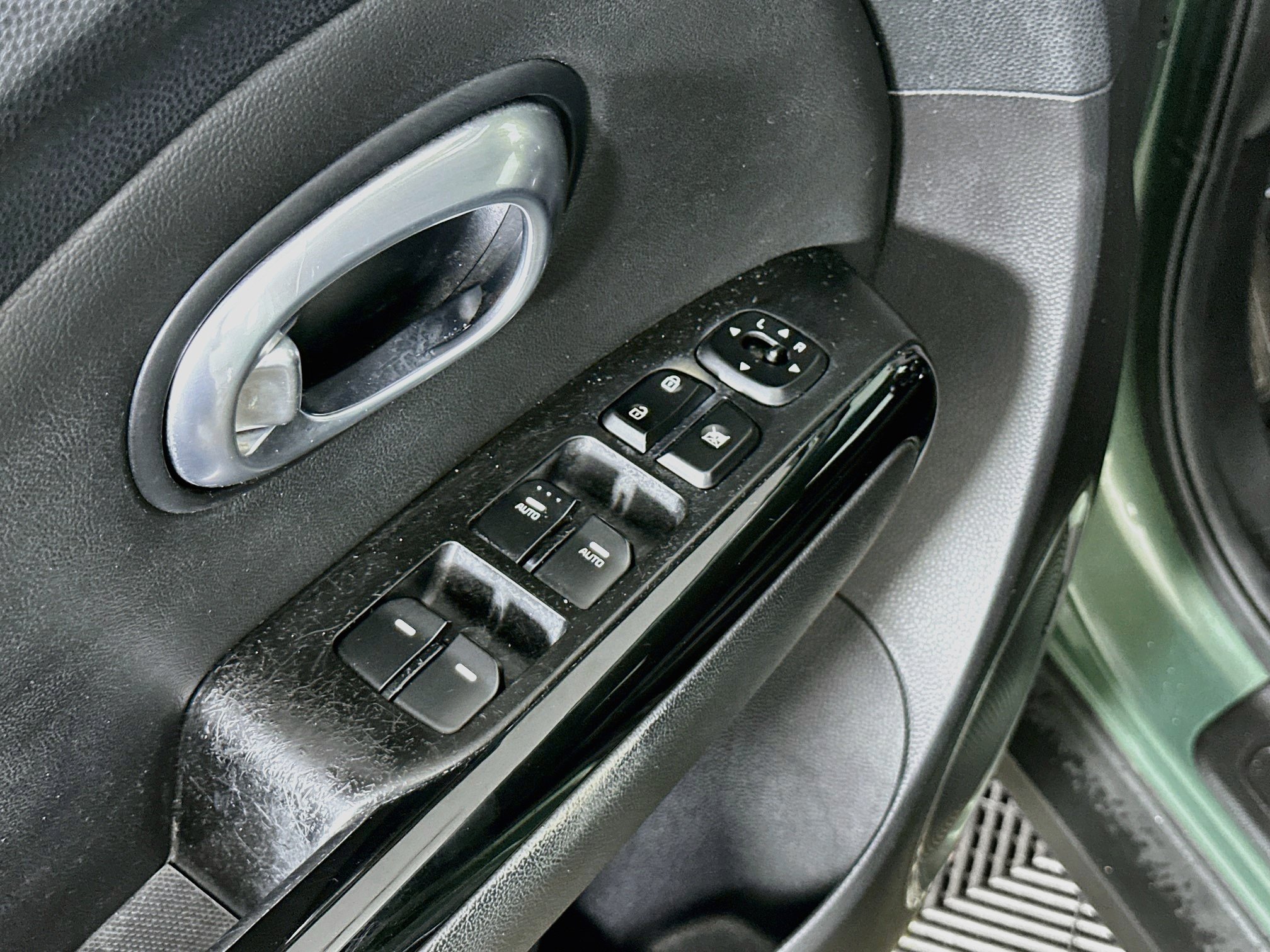 Used 2014 Kia Soul + w/ Audio Package FWD image 15