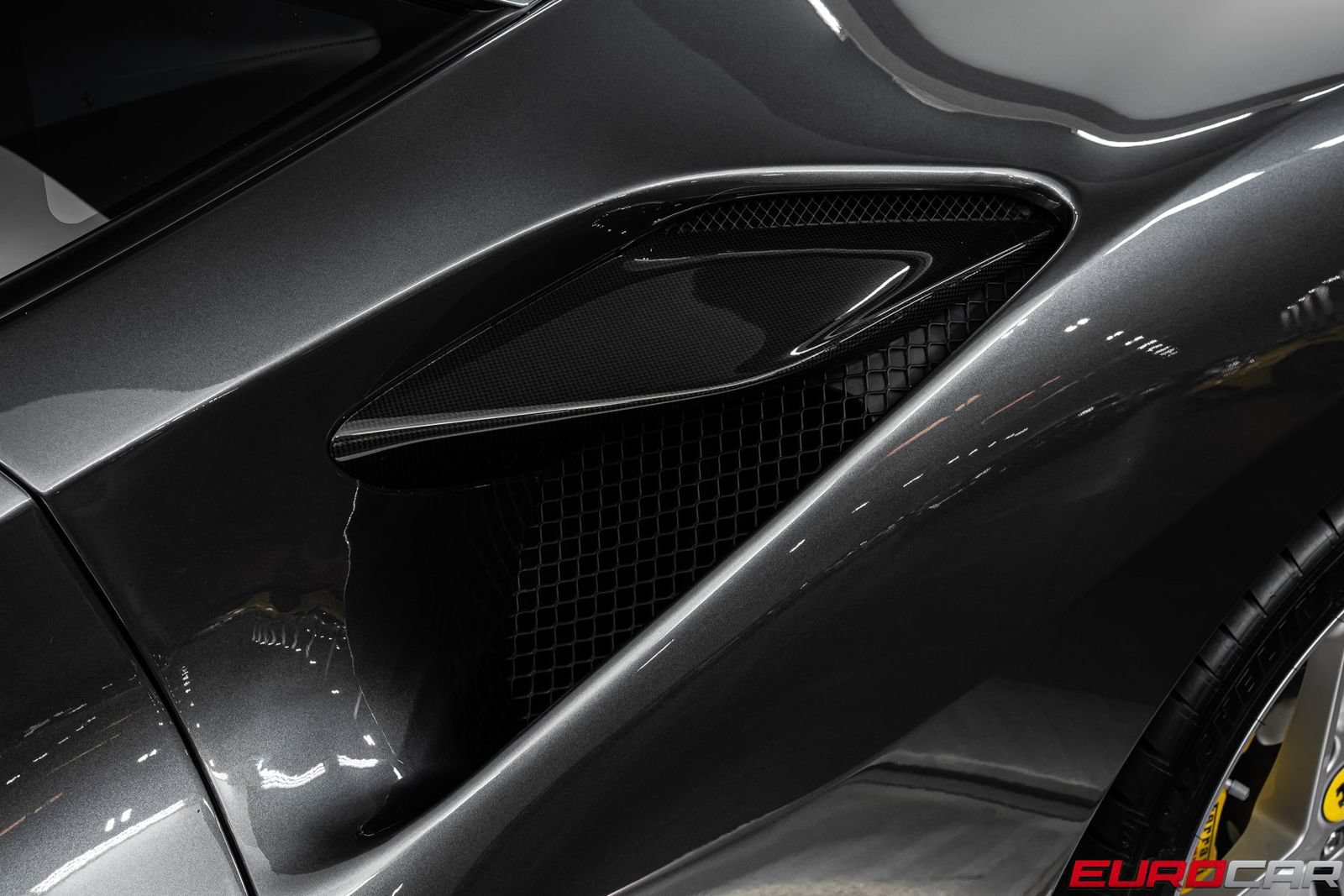 Used 2021 Ferrari F8 Tributo RWD image 16