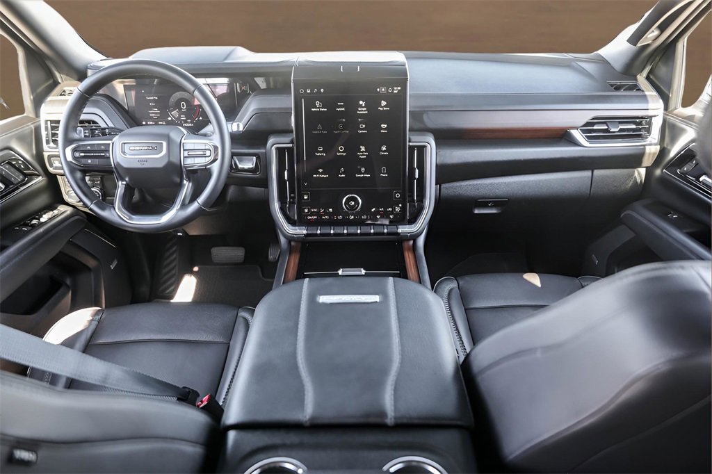 Used 2025 GMC Yukon XL Denali image 27