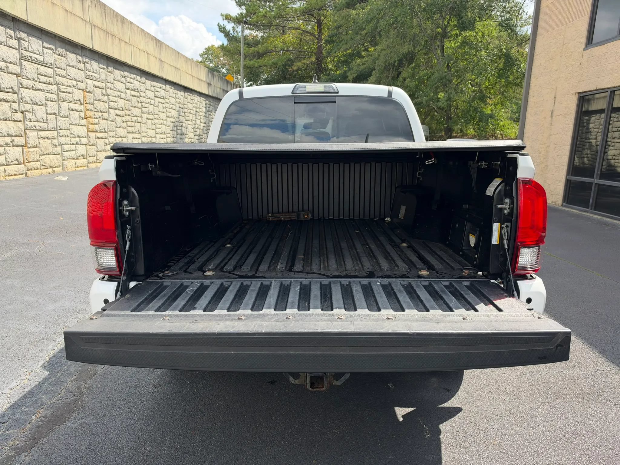 Used 2019 Toyota Tacoma TRD Off-Road w/ Technology Package AWD/4WD image 34