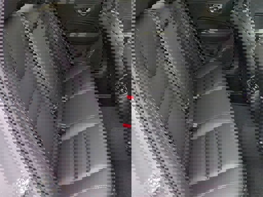 New 2026 Volvo V60 B5 Cross Country Ultra w/ Protection Package Premier image 21