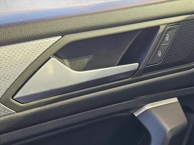 Used 2022 Volkswagen Tiguan S FWD image 9
