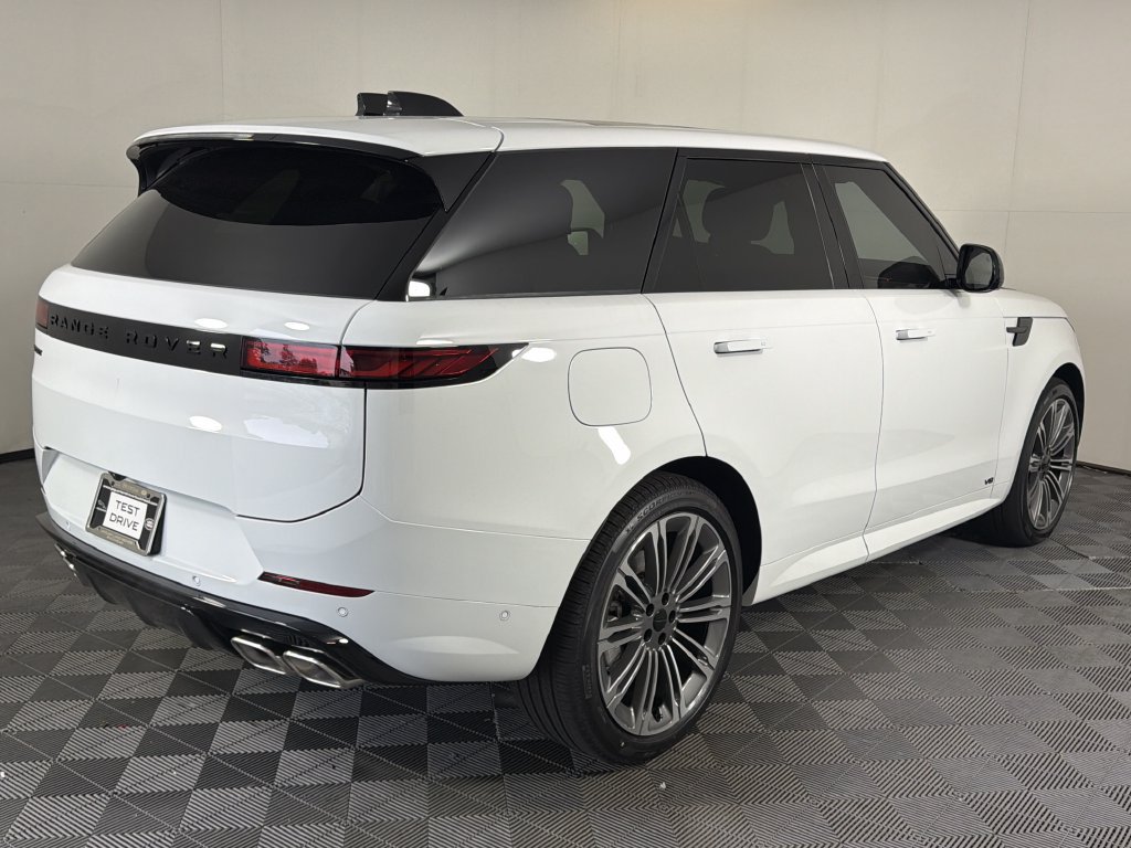 New 2027 Land Rover Range Rover Sport Dynamic SE AWD/4WD image 10