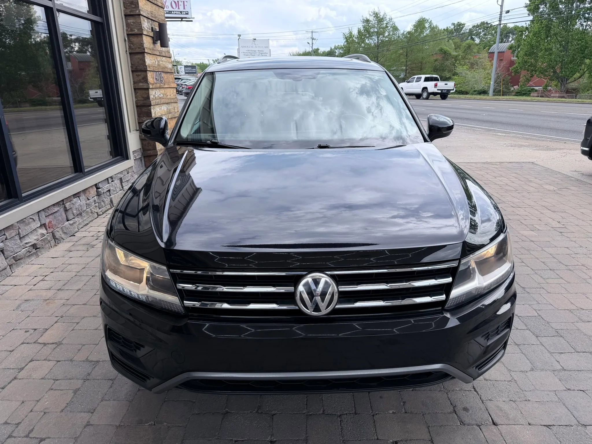 Used 2020 Volkswagen Tiguan SE w/ Panoramic Sunroof Package FWD image 49
