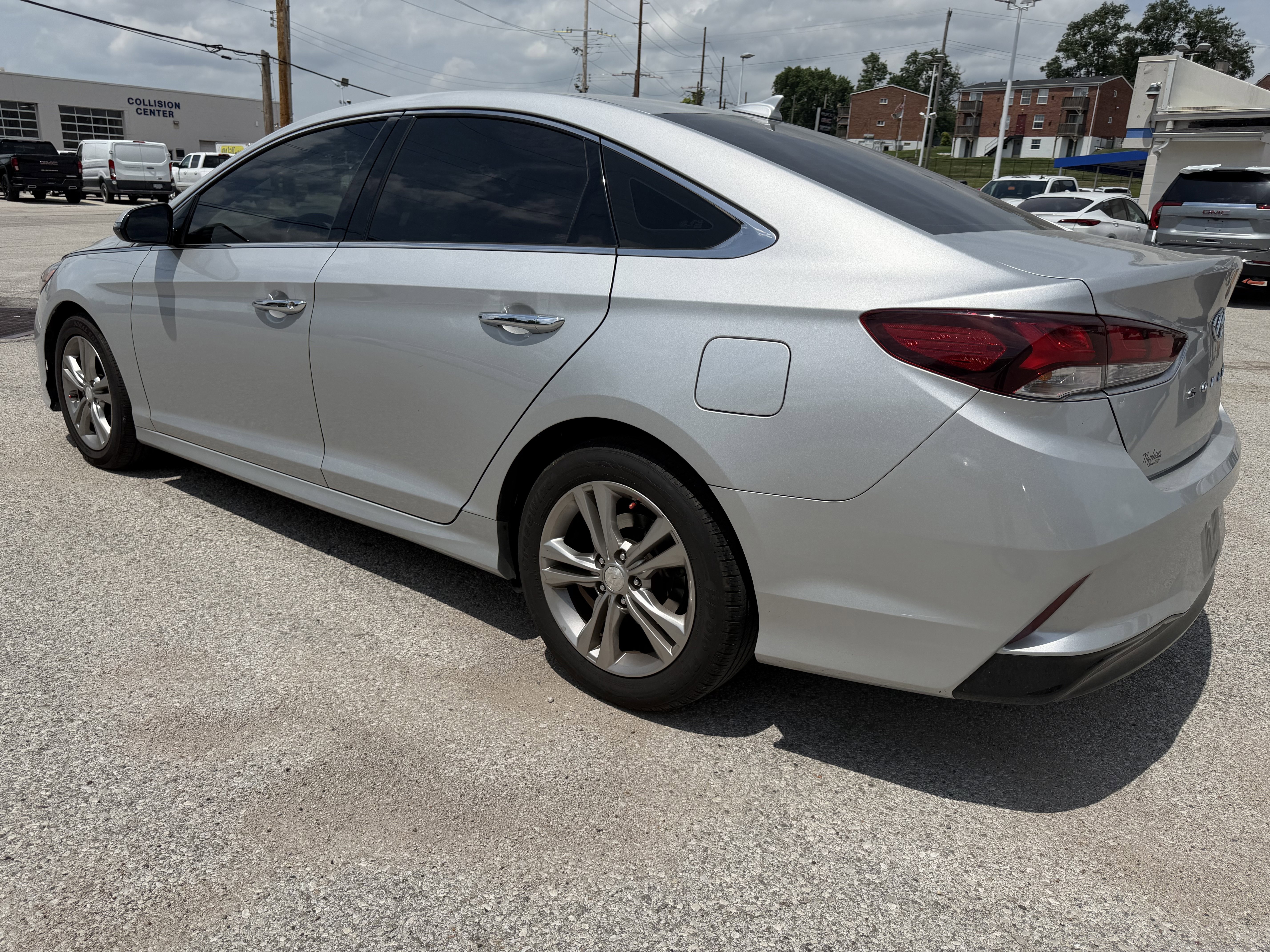 Used 2018 Hyundai Sonata Limited w/ Cargo Package FWD image 5