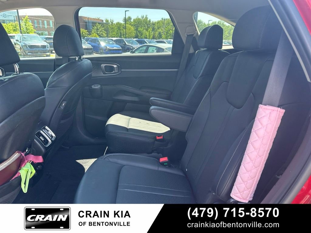 Certified 2022 Kia Sorento EX FWD image 32