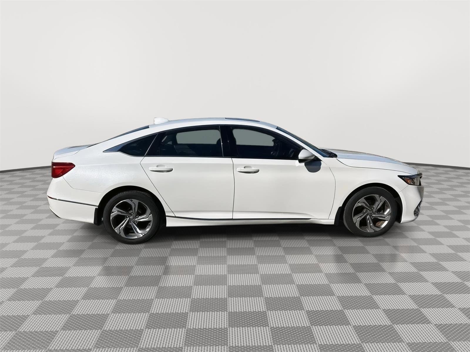 Used 2019 Honda Accord EX image 8