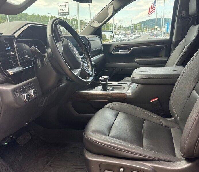 Used 2023 GMC Sierra 1500 Elevation w/ Elevation Premium Package AWD/4WD image 6