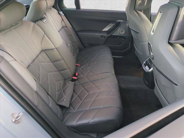 Used 2023 BMW i7 xDrive60 AWD/4WD image 22