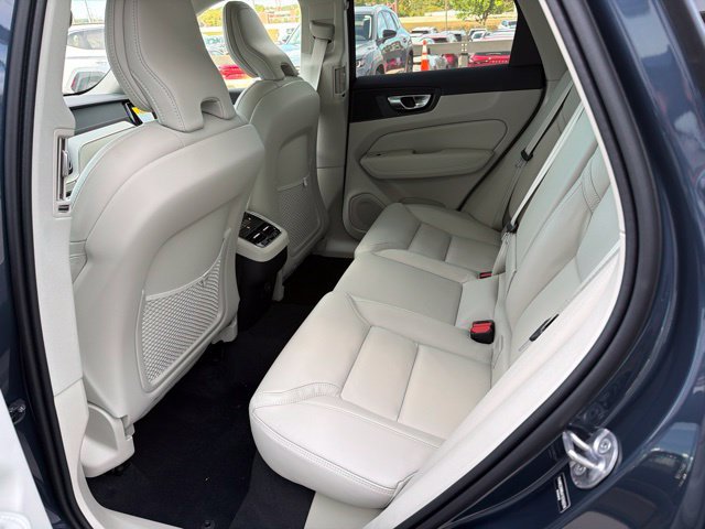 New 2027 Volvo XC60 B5 Ultra AWD/4WD image 7