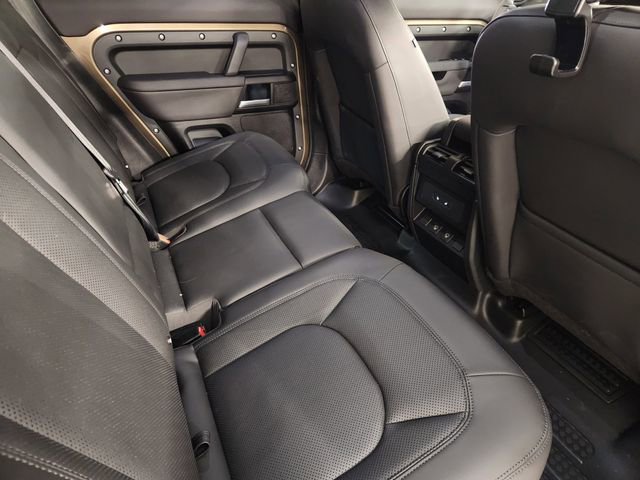 Used 2025 Land Rover Defender 110 S image 32