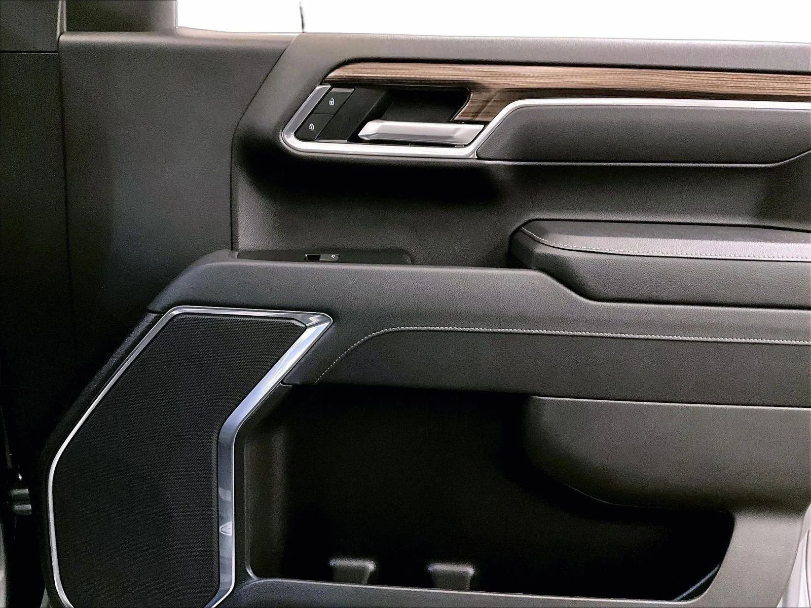 Used 2025 Chevrolet Silverado 1500 LT w/ Safety Package image 23