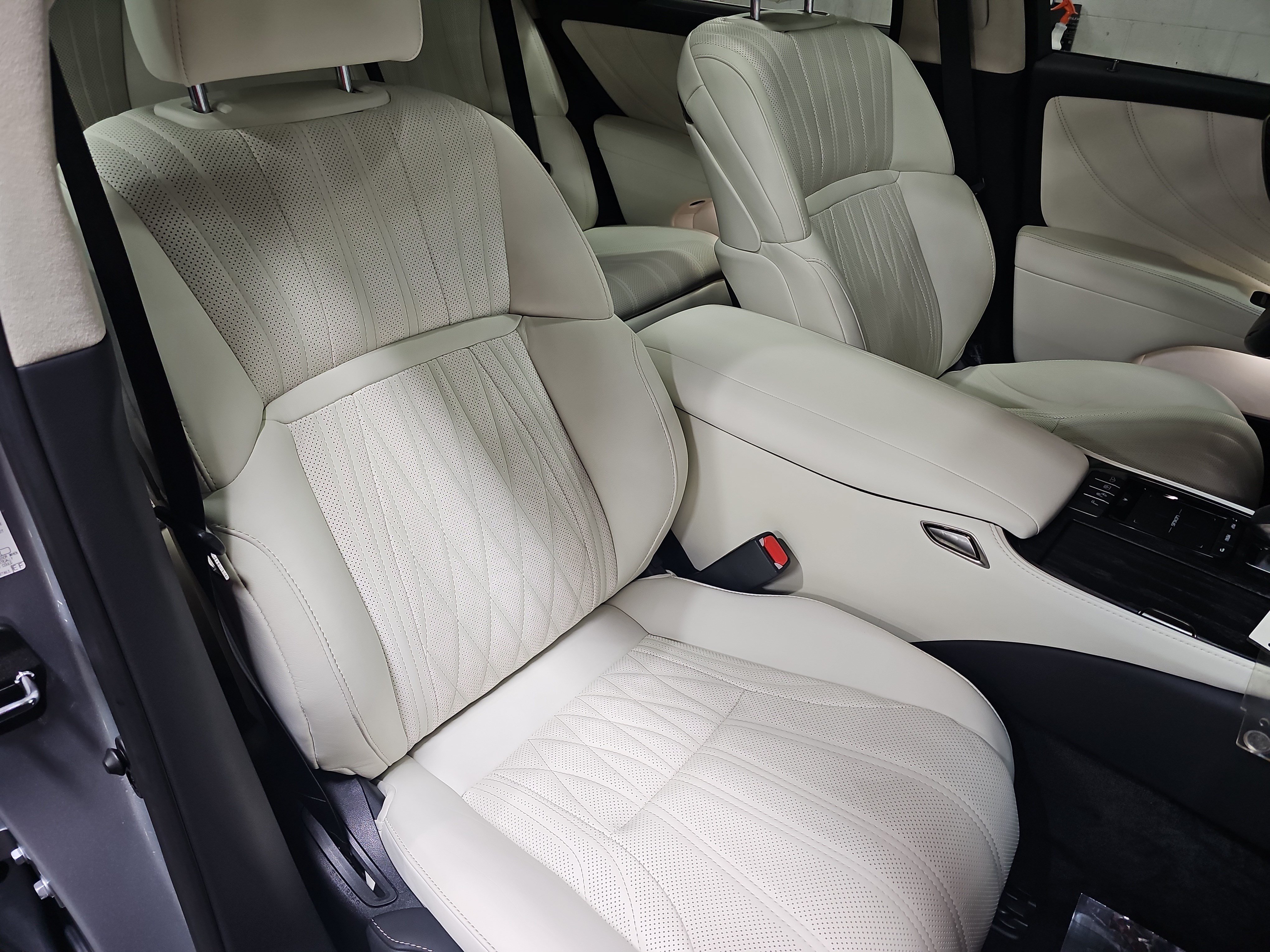 Used 2022 Lexus LS 500 RWD image 10