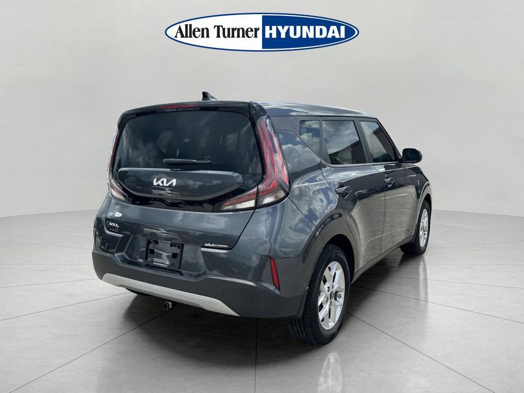 Used 2024 Kia Soul LX w/ Option Group 015 FWD image 8