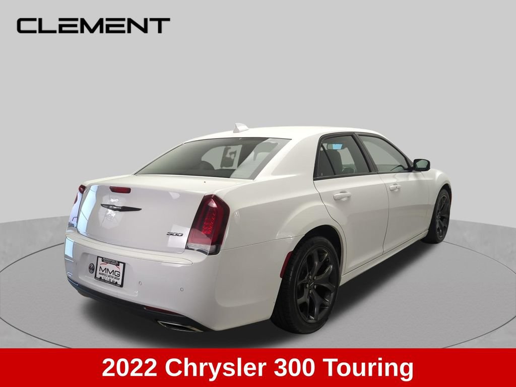 Used 2022 Chrysler 300 Touring L RWD image 7