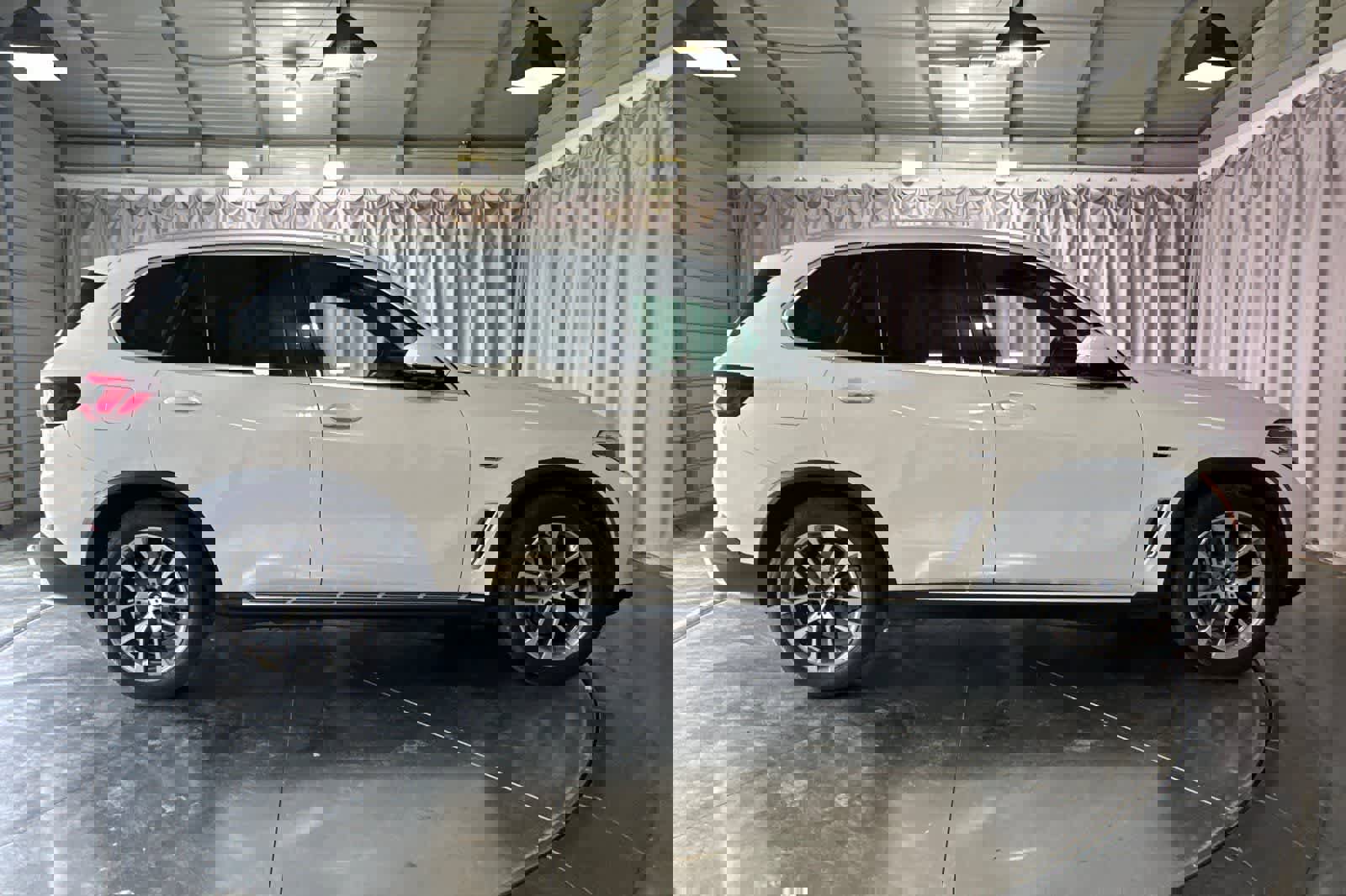 Used 2023 BMW X5 xDrive45e image 9