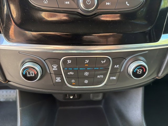 Used 2020 Chevrolet Traverse LT image 27