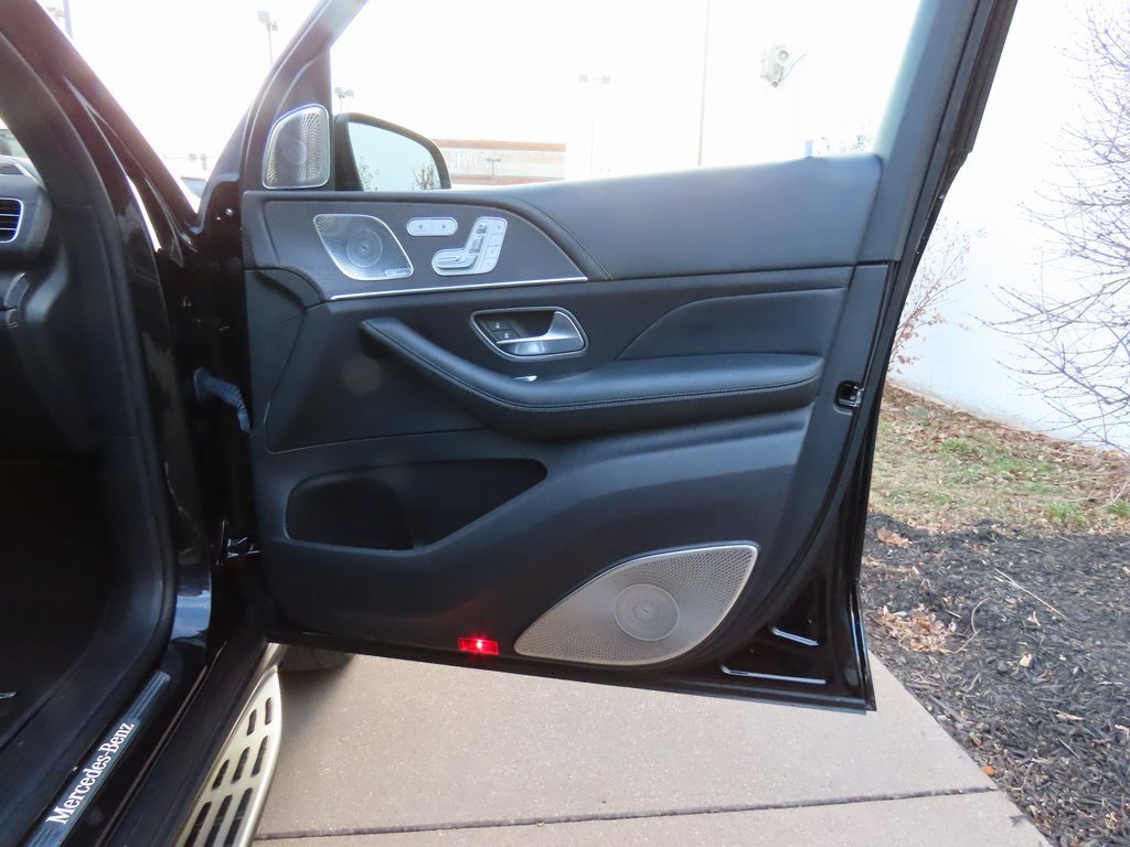 Used 2021 Mercedes-Benz GLS 580 4MATIC image 10