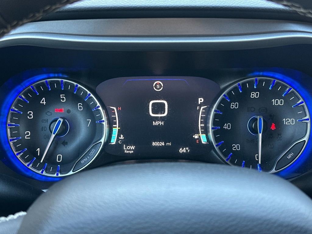 Used 2023 Chrysler Pacifica Touring-L FWD image 23
