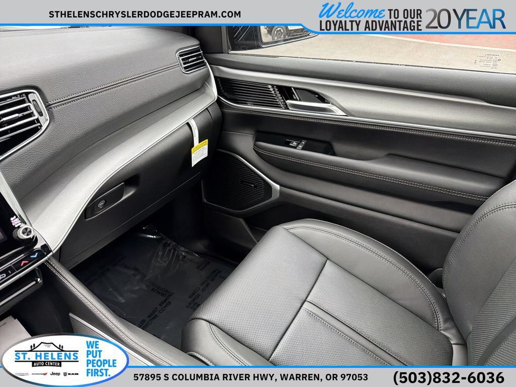 New 2026 Jeep Grand Wagoneer L 4WD w/ Premium Group I image 27