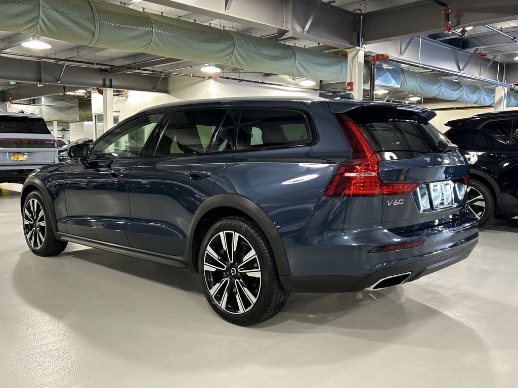 Used 2020 Volvo V60 T5 Cross Country w/ Protection Package AWD/4WD image 4