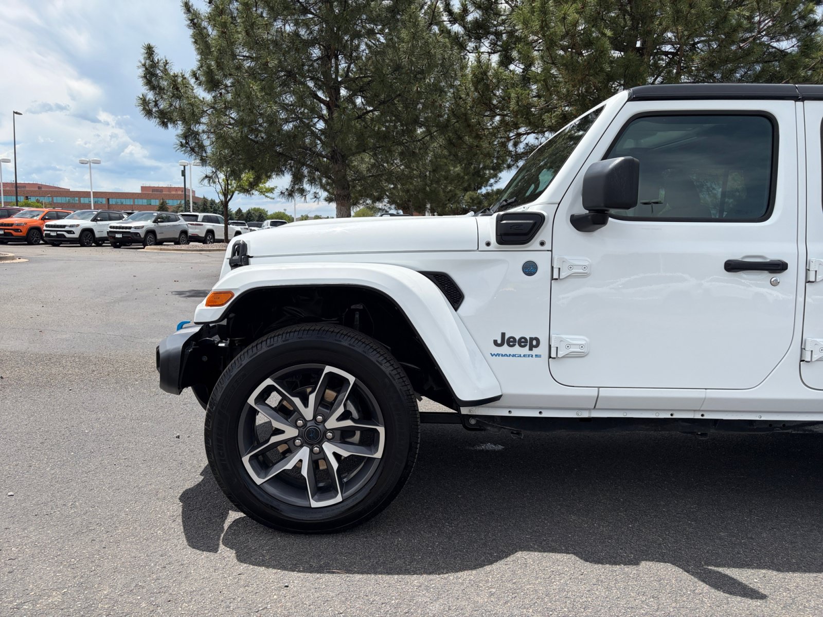 Used 2024 Jeep Wrangler Unlimited AWD/4WD image 10
