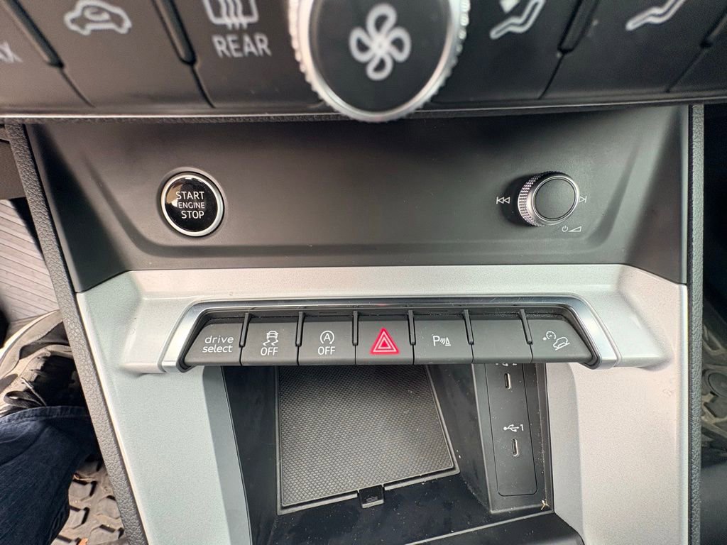 Used 2022 Audi Q3 2.0T Premium Plus image 16