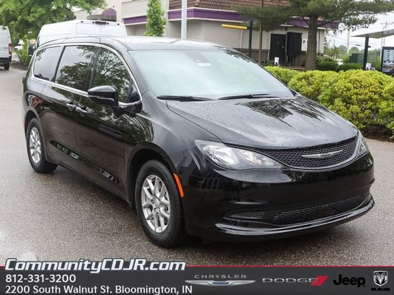 New 2025 Chrysler Voyager LX FWD image 8