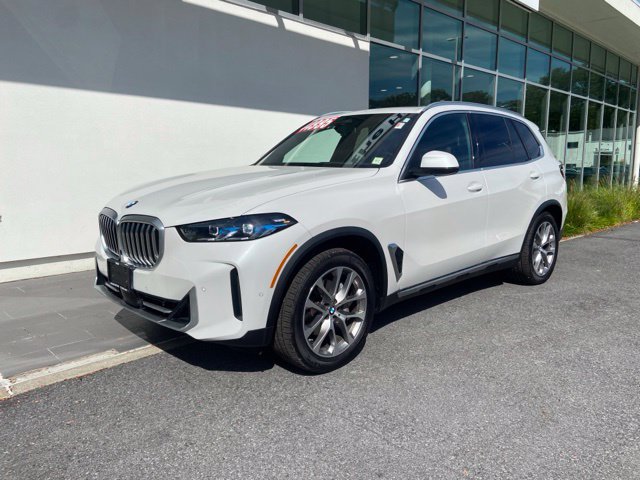 Used 2024 BMW X5 xDrive40i w/ Premium Package AWD/4WD image 3