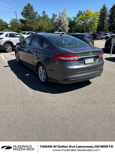 Used 2018 Ford Fusion SE FWD image 2