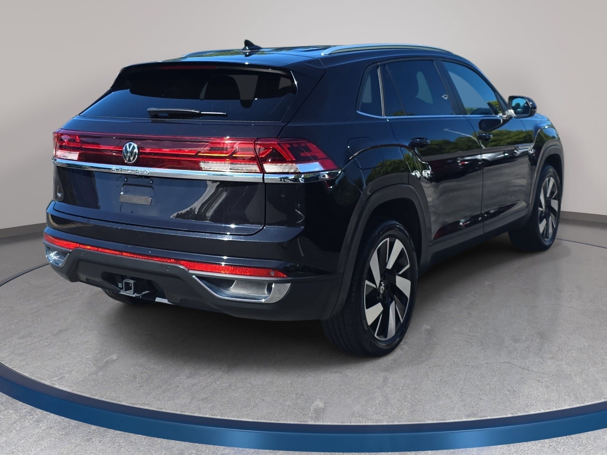 Used 2024 Volkswagen Atlas Cross Sport SE FWD image 5