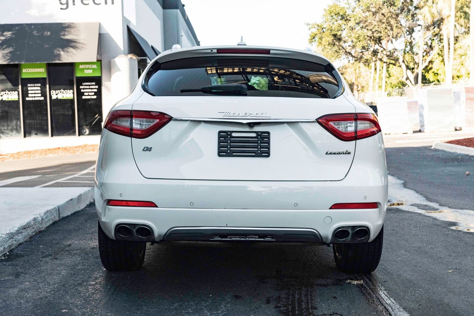 Used 2019 Maserati Levante GranLusso AWD/4WD image 14