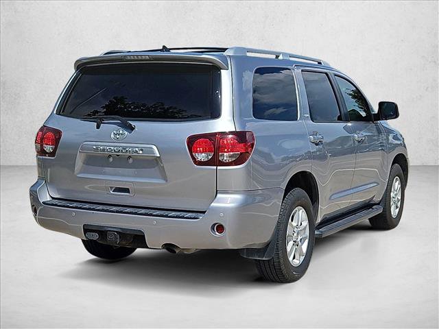 Used 2018 Toyota Sequoia SR5 RWD image 5