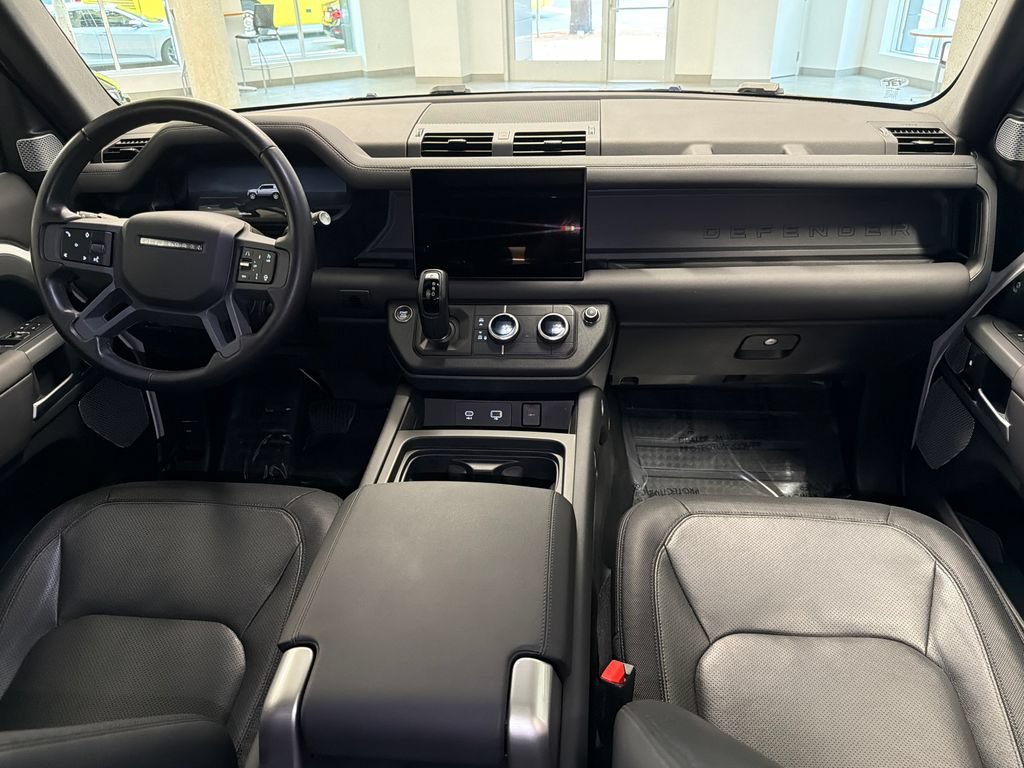 Used 2024 Land Rover Defender 130 X-Dynamic SE AWD/4WD image 16
