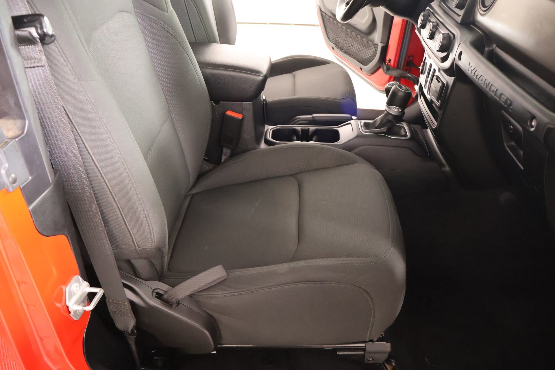 Used 2020 Jeep Wrangler Sport AWD/4WD image 12