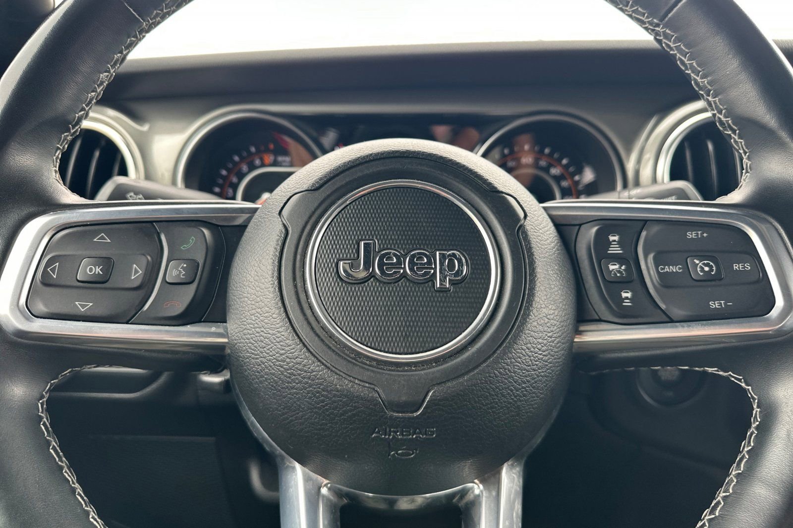 Certified 2022 Jeep Gladiator Overland w/ Safety Group image 25