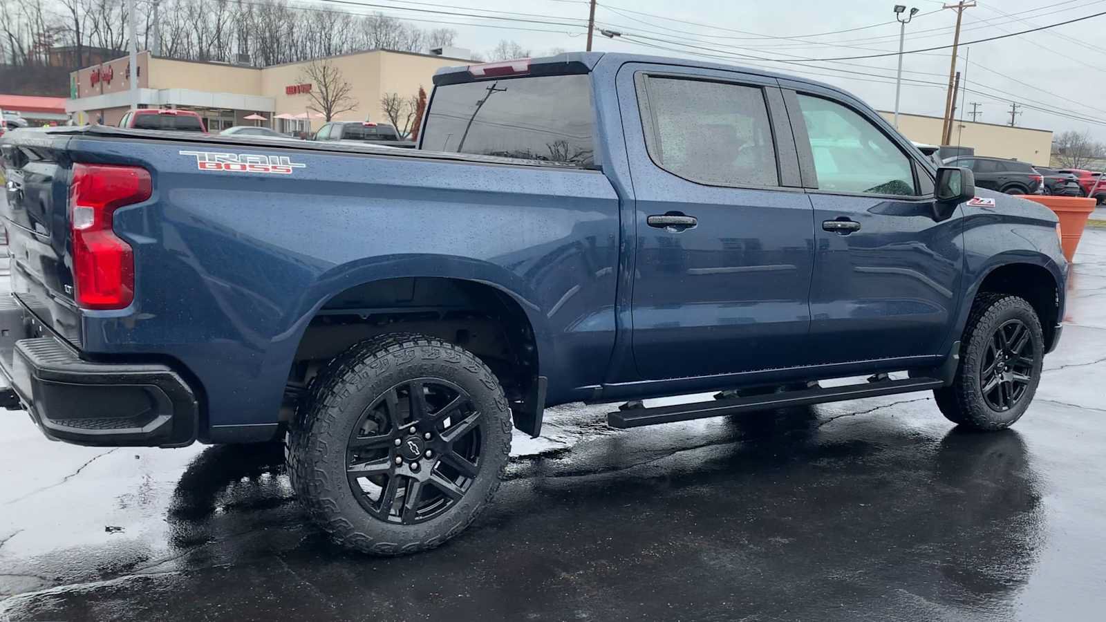 Certified 2022 Chevrolet Silverado 1500 LT Trail Boss AWD/4WD image 8