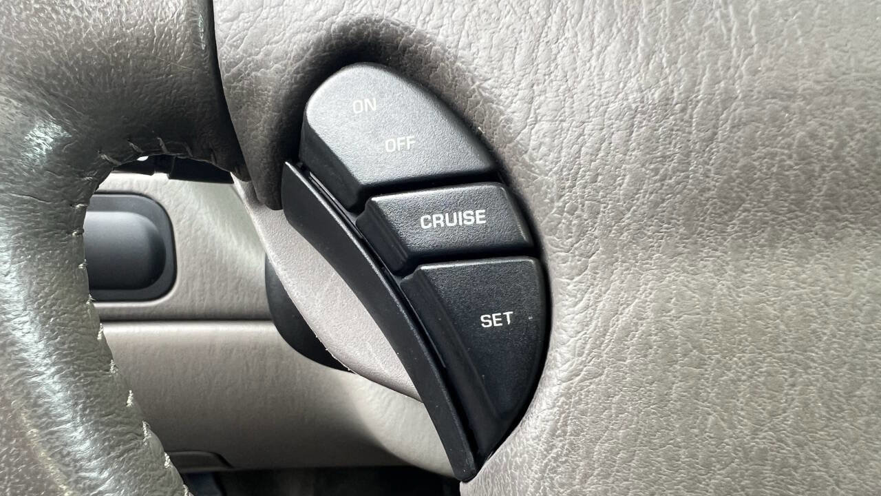 Used 2004 Chrysler Concorde LXi image 18